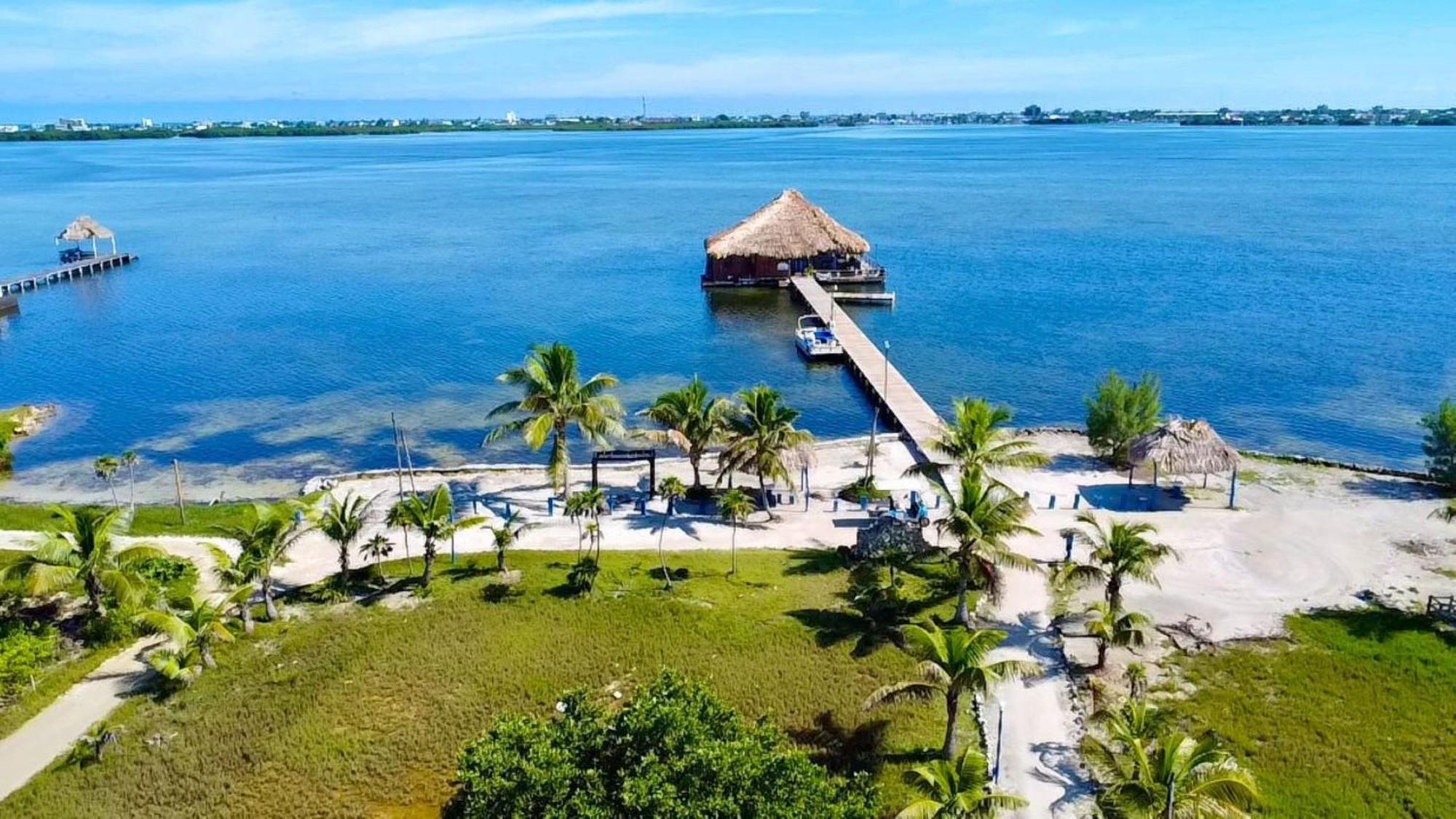 Brahma Blue Resort San Pedro  Extérieur photo